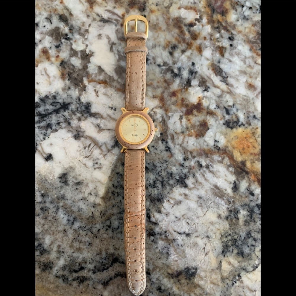 Ladies watch - Nice “for lady” leather cork band